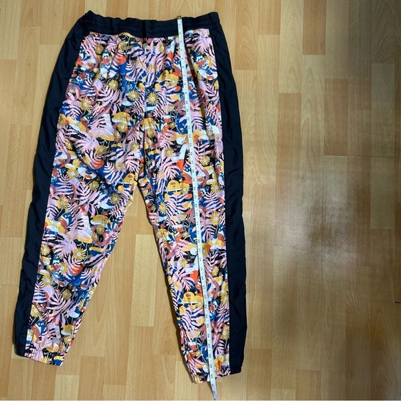 The North Face Funky Floral Hydrenaline Windfall Tracksuit Jogger XL Activewear - Picture 15 of 16